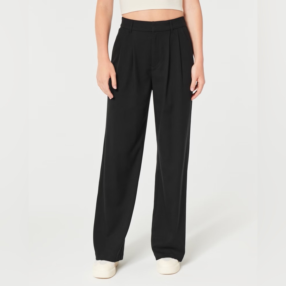 Hollister Wide Leg Pant. Color: Black. Size: XS - true to size.